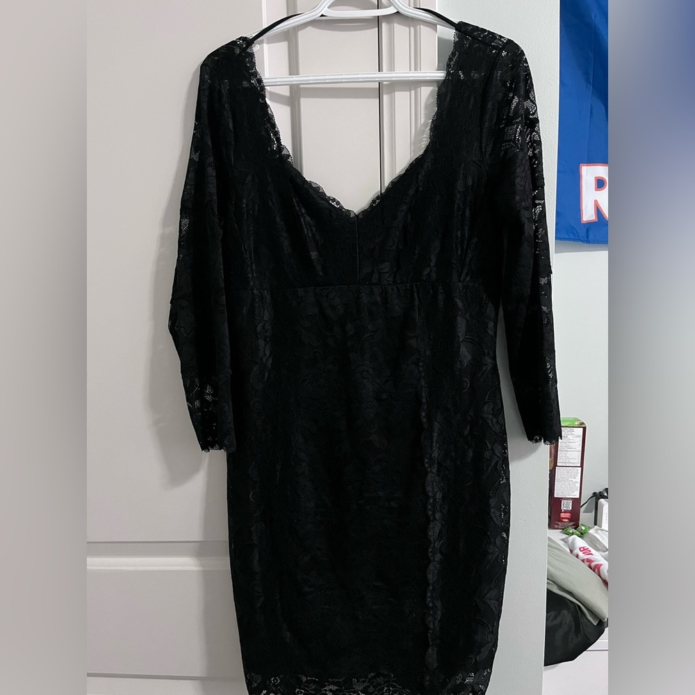 Black guess dress with lace and floral print